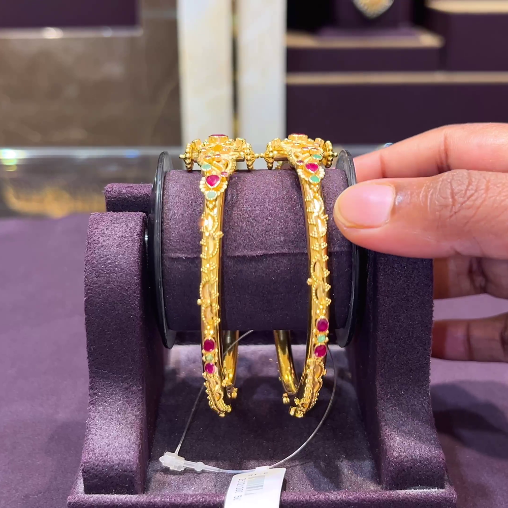 CMR 36.41gms BANGLES 22K Nakshi