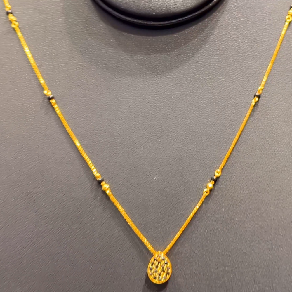 SOUTH INDIA 4.488gms SHORT BLACK BEADS 22K Yellow Gold