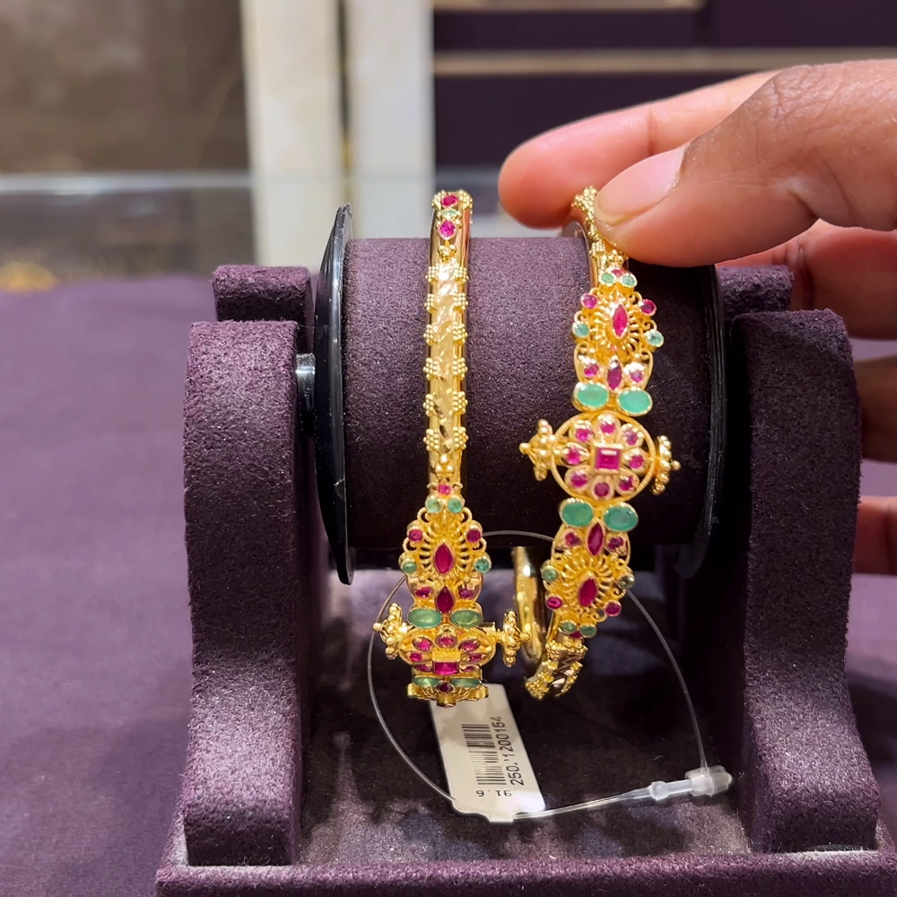 CMR 35.535gms BANGLES 22K Nakshi