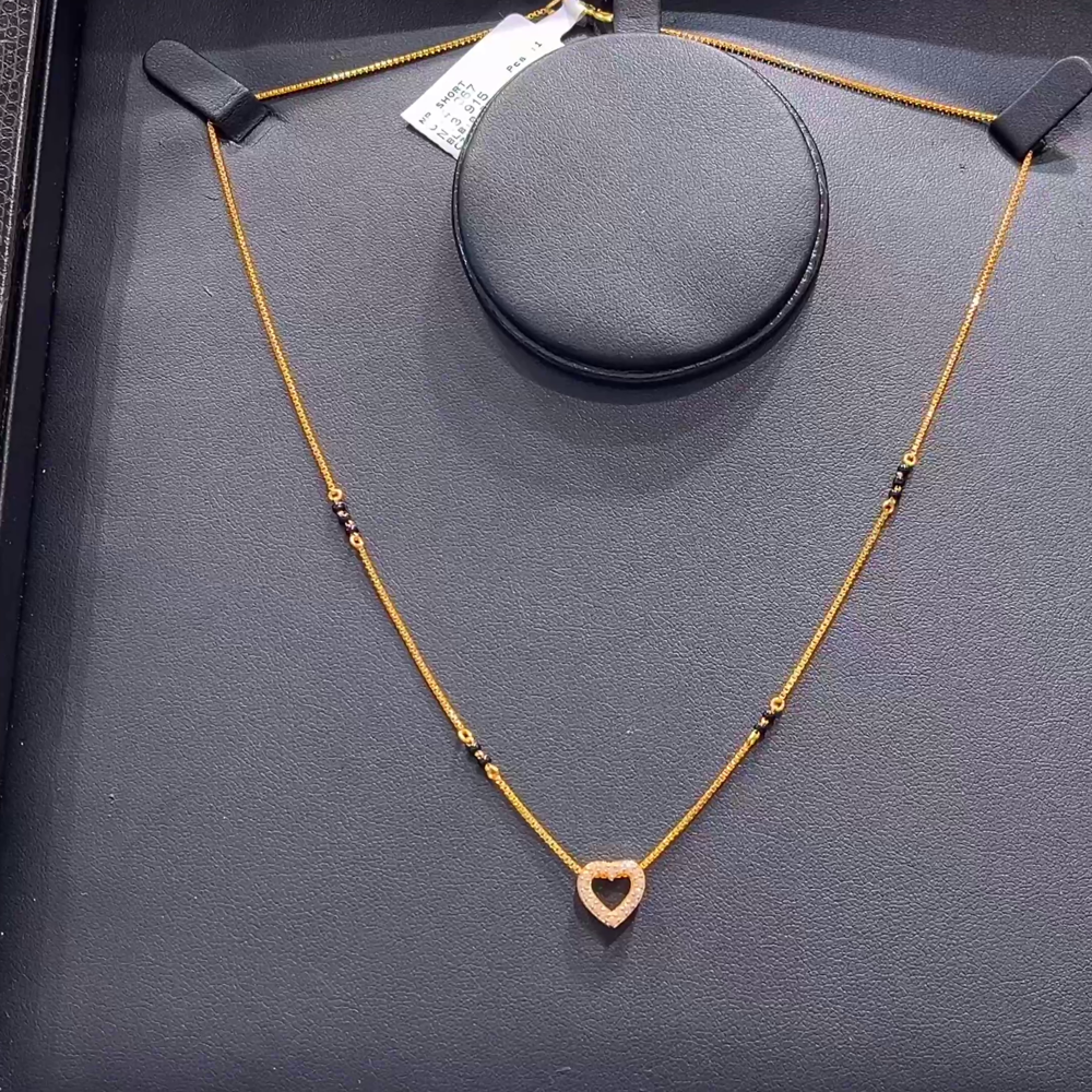 SOUTH INDIA 3.915gms SHORT BLACK BEADS 22K Yellow Gold