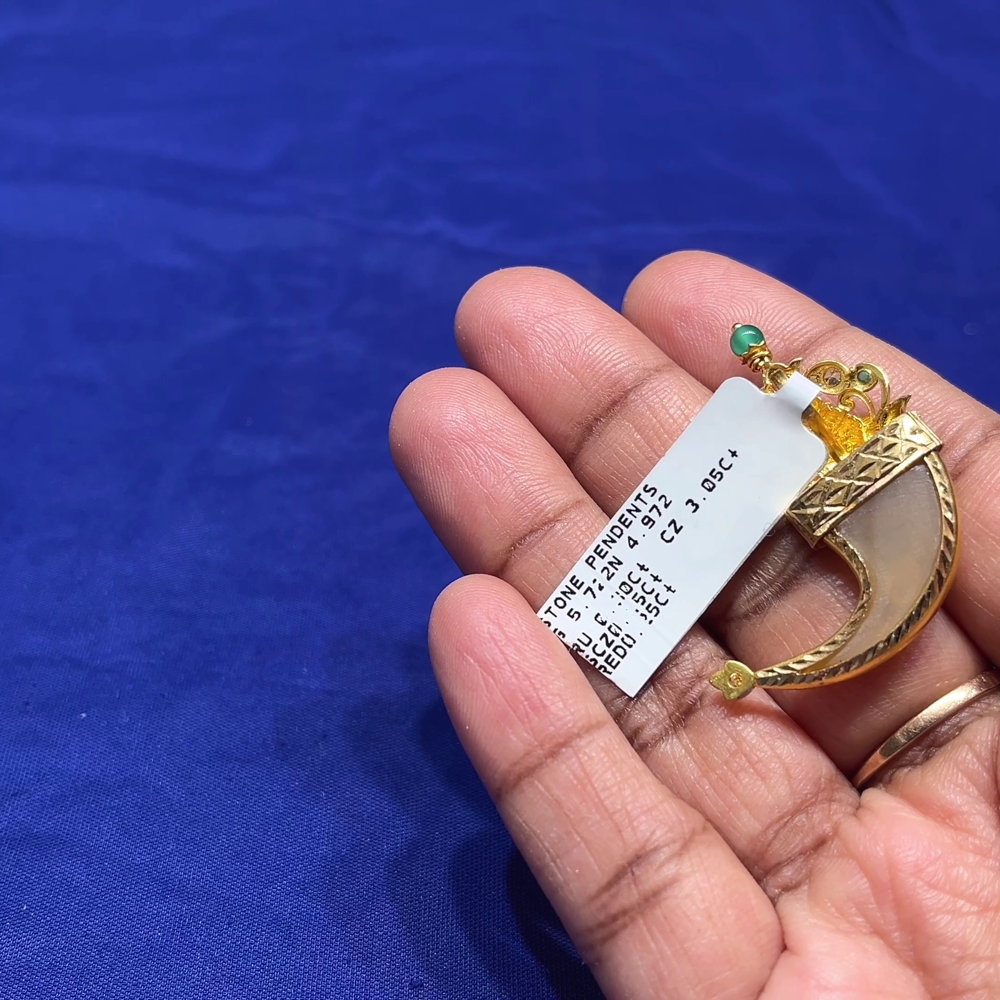 CMR 4.972gms Pendent 22K Nakshi