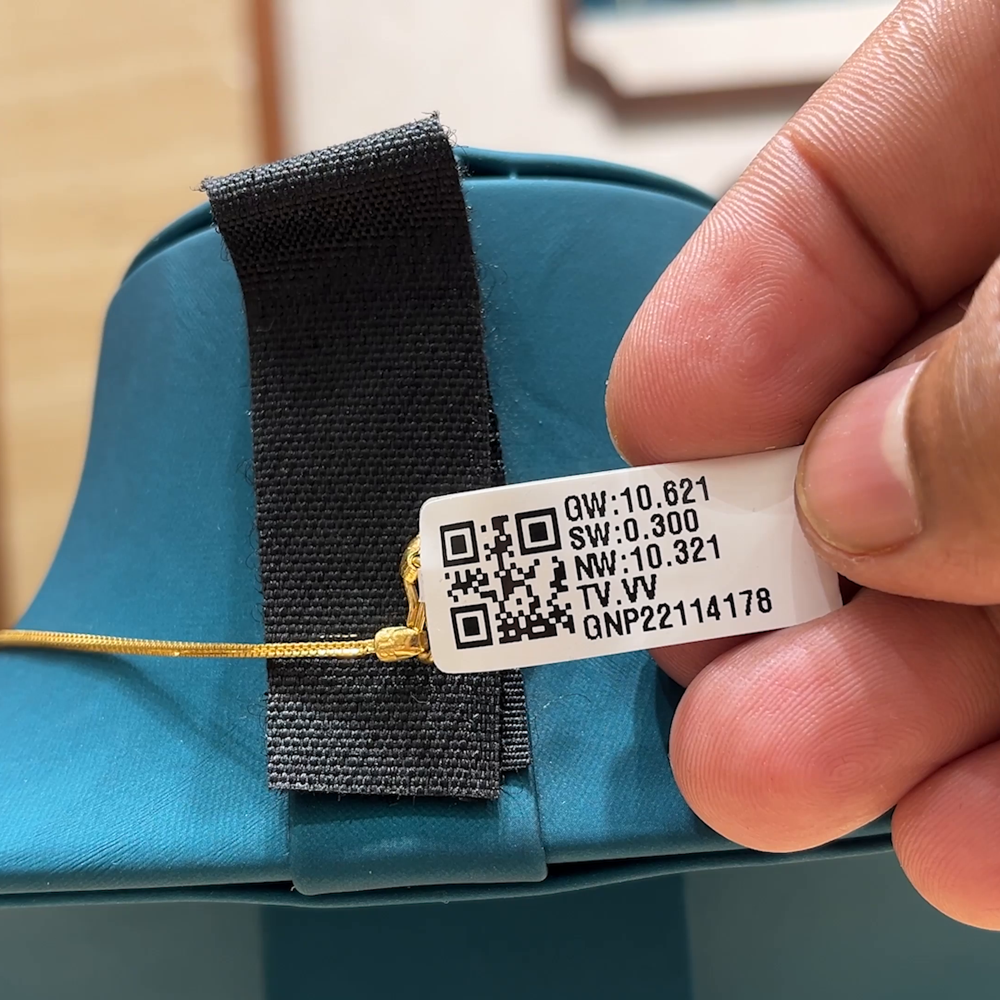 Chennai Shopping Mall 10.321gms SHORT BLACK BEADS 22K Yellow Gold