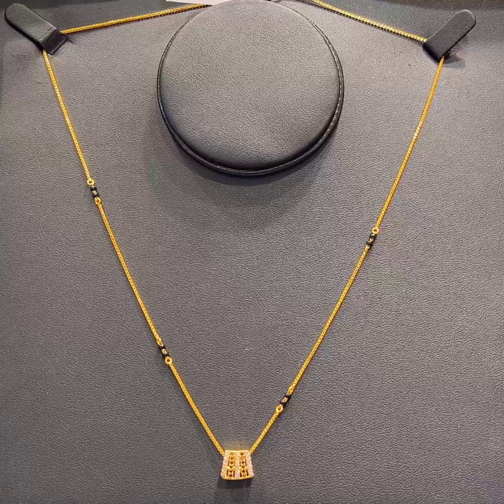 SOUTH INDIA 4.382gms SHORT BLACK BEADS 22K Yellow Gold