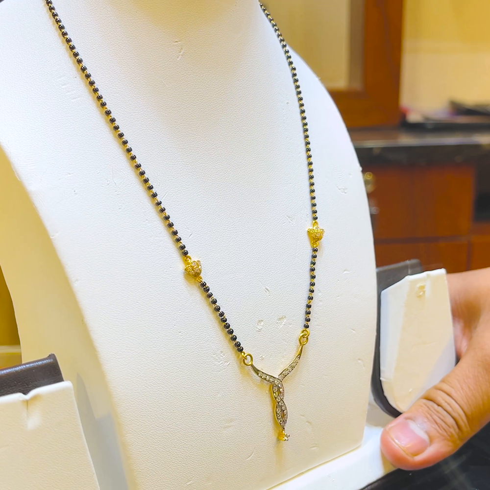 SRI RAM 6.421gms SHORT BLACK BEADS 22K Yellow Gold