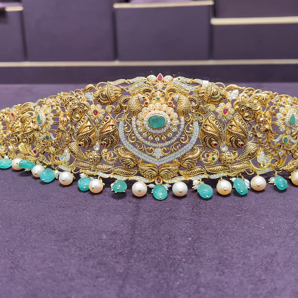 CMR 136.31gms VADDANAM 22K Nakshi