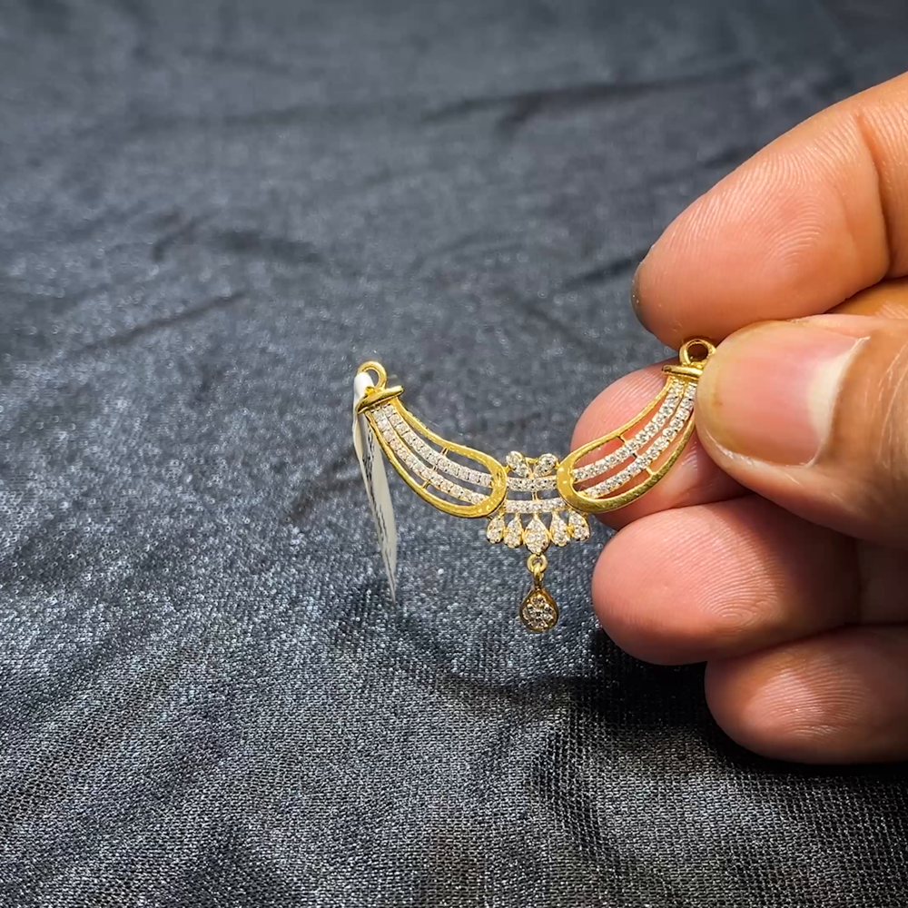 MUKUNDA JEWELLERS 3.35gms Pendent 22K Yellow Gold