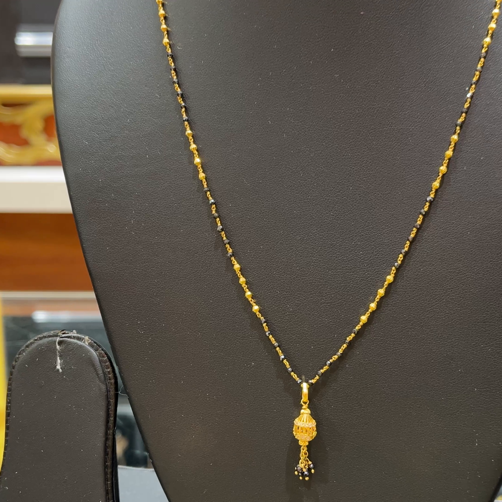 RS BROTHERS 7.281gms SHORT BLACK BEADS 22K Yellow Gold