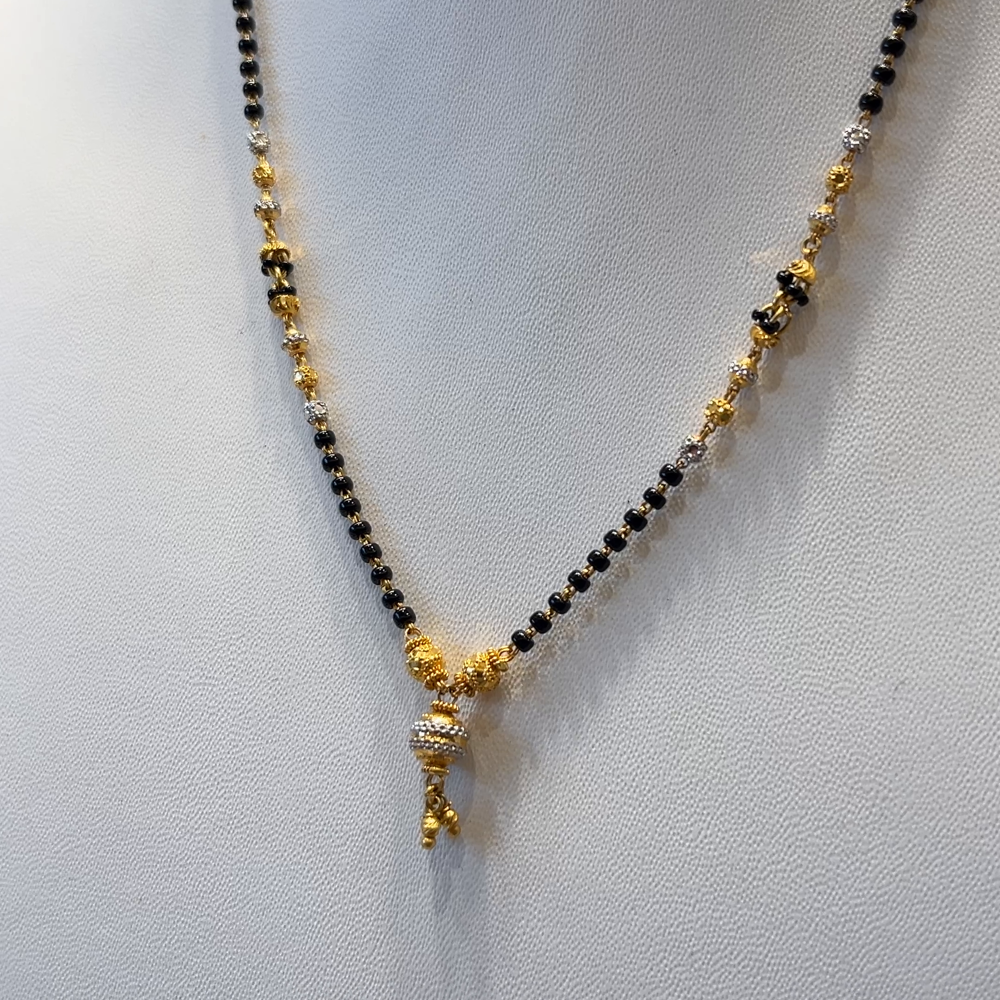 CMR 6.799gms SHORT BLACK BEADS 22K Nakshi