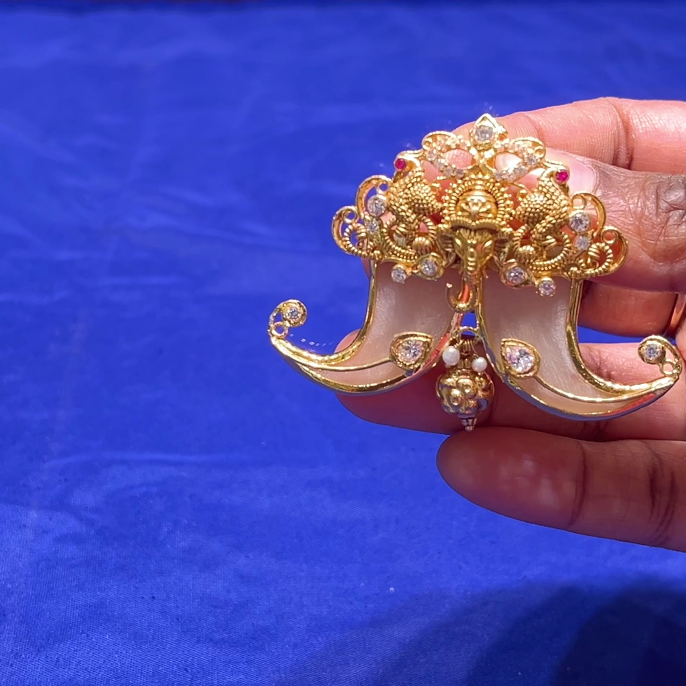 CMR 15.176gms Pendent 22K Nakshi