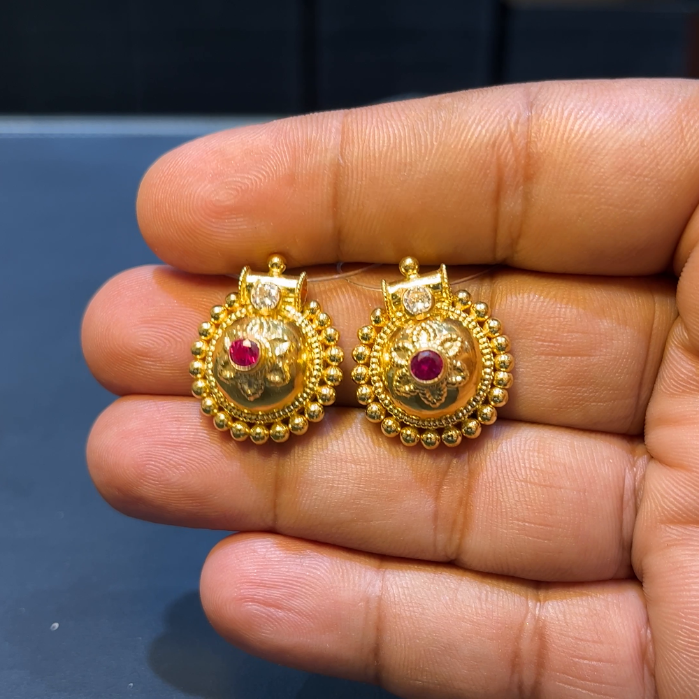 SOUTH INDIA 3.248gms Pendent 22K Yellow Gold