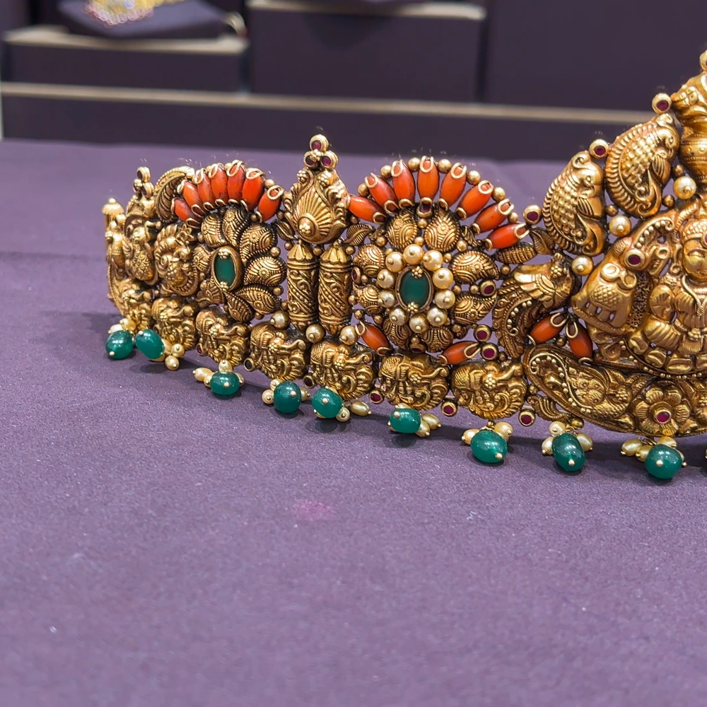 CMR 106.728gms VADDANAM 22K Nakshi