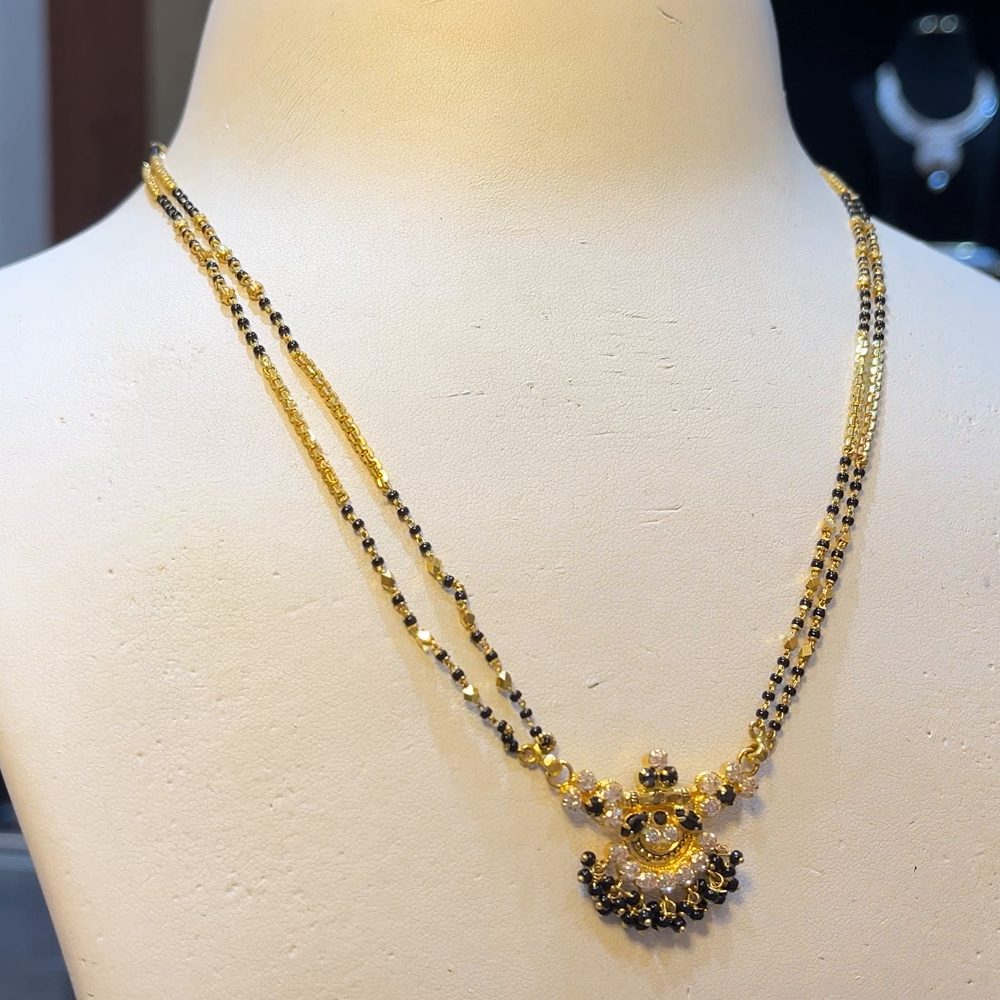 SOUTH INDIA 16.17gms SHORT BLACK BEADS 22K Yellow Gold