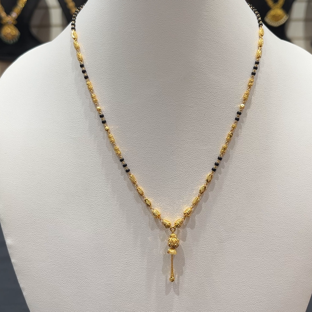 RS BROTHERS 8.082gms SHORT BLACK BEADS 22K Yellow Gold