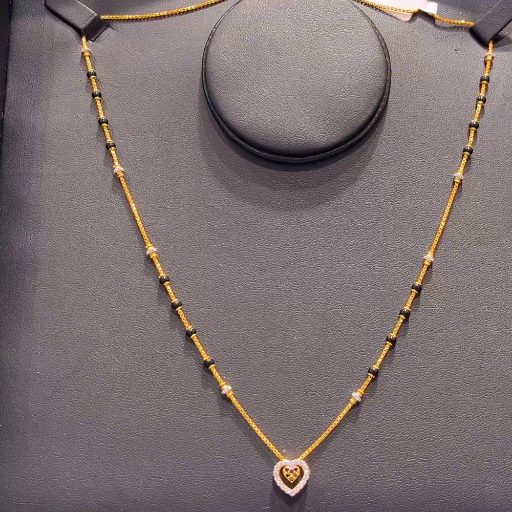 SOUTH INDIA 7.77gms SHORT BLACK BEADS 22K Yellow Gold