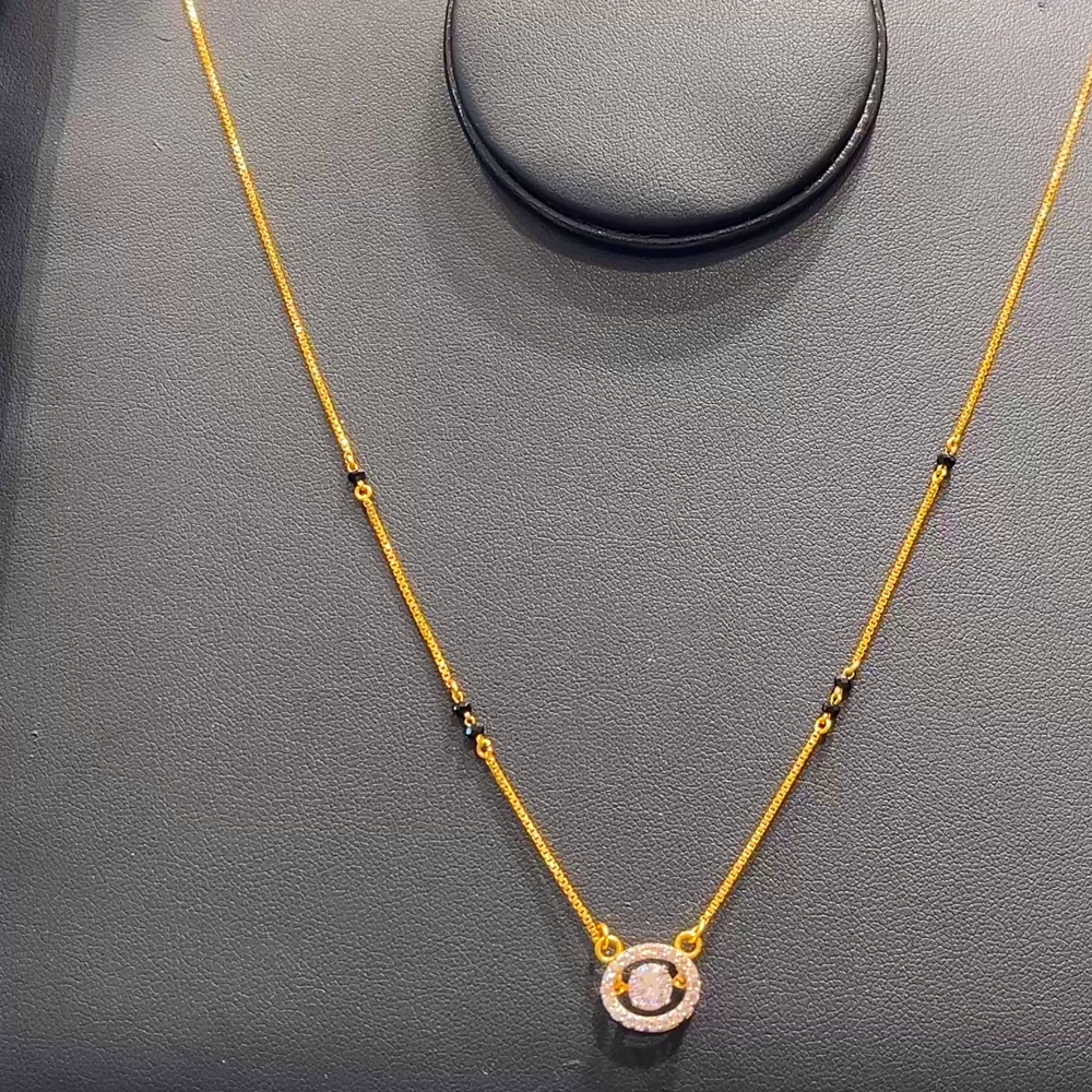 SOUTH INDIA 4.602gms SHORT BLACK BEADS 22K Yellow Gold