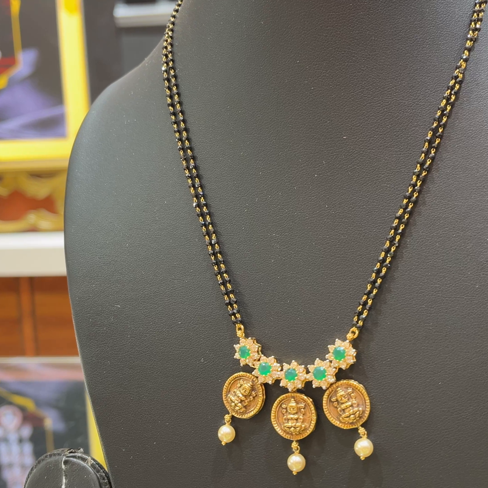 RS BROTHERS 10.68gms SHORT BLACK BEADS 22K Yellow Gold