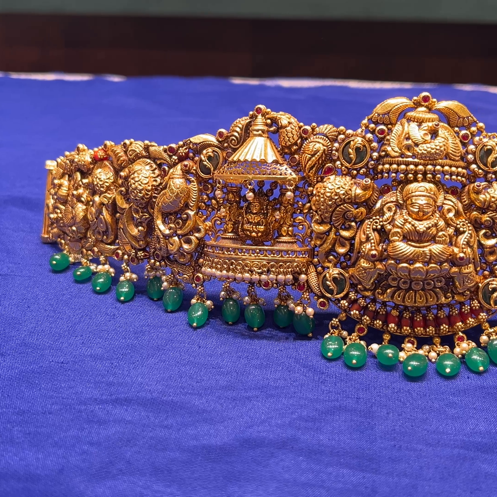 CMR 131.134gms VADDANAM 22K Nakshi