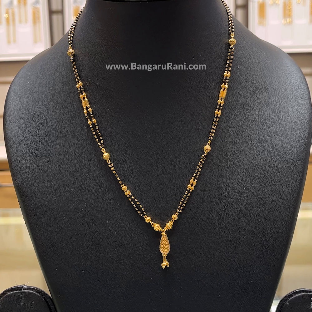 Latest short black best sale beads chain designs