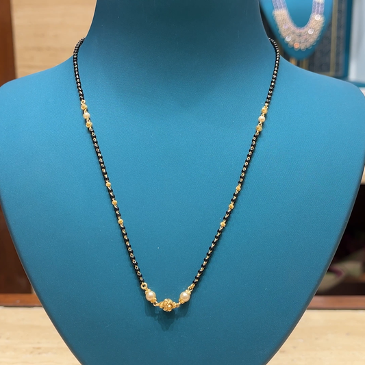 Chennai Shopping Mall 4.66gms SHORT BLACK BEADS 22K Yellow Gold