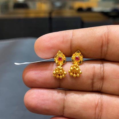 SOUTH INDIA 2.228gms EARRINGS 22K Yellow Gold