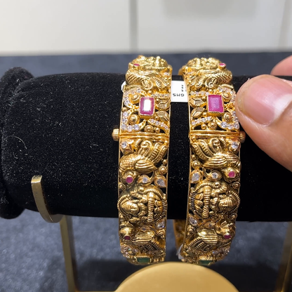 MUKUNDA JEWELLERS 22.611gms BANGLES 22K Yellow Gold