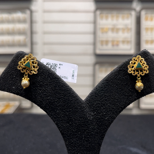 SOUTH INDIA 4.149gms EARRINGS 22K Yellow Gold