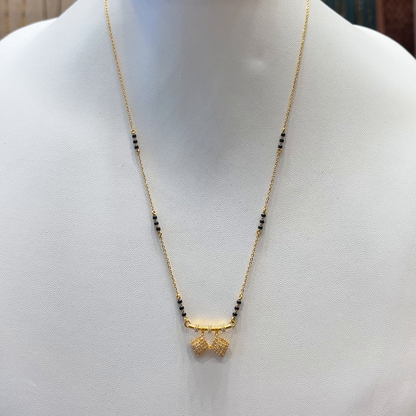 CMR 4.686gms SHORT BLACK BEADS 22K Nakshi