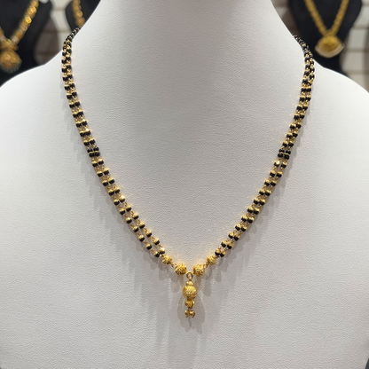 RS BROTHERS 9.936gms SHORT BLACK BEADS 22K Yellow Gold