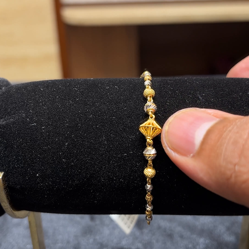 Chennai Shopping Mall 3.735gms Bracelets 22K Yellow Gold