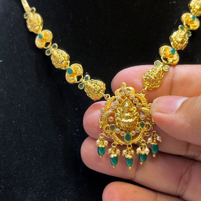 MUKUNDA JEWELLERS 9.72gms NECKLACE 22K Yellow Gold