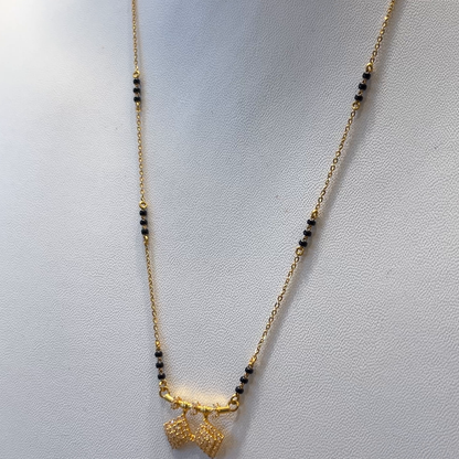 CMR 4.686gms SHORT BLACK BEADS 22K Nakshi