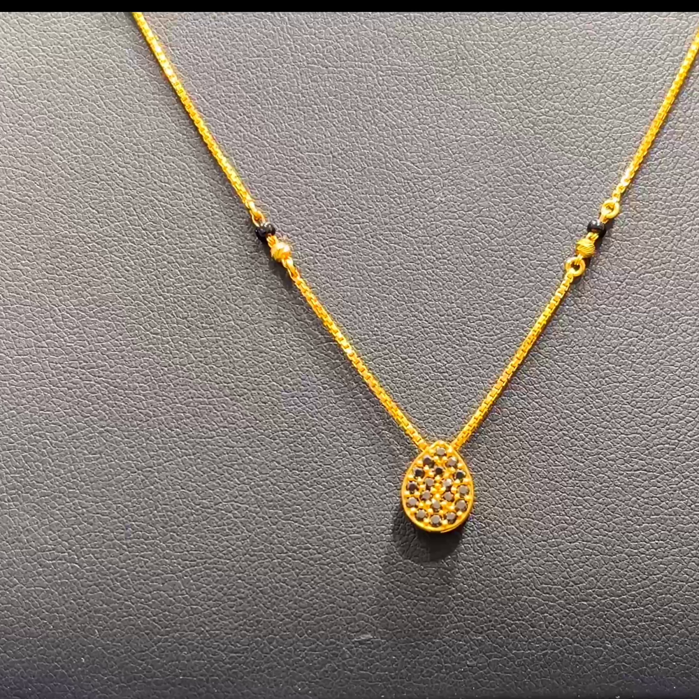 SOUTH INDIA 4.488gms SHORT BLACK BEADS 22K Yellow Gold