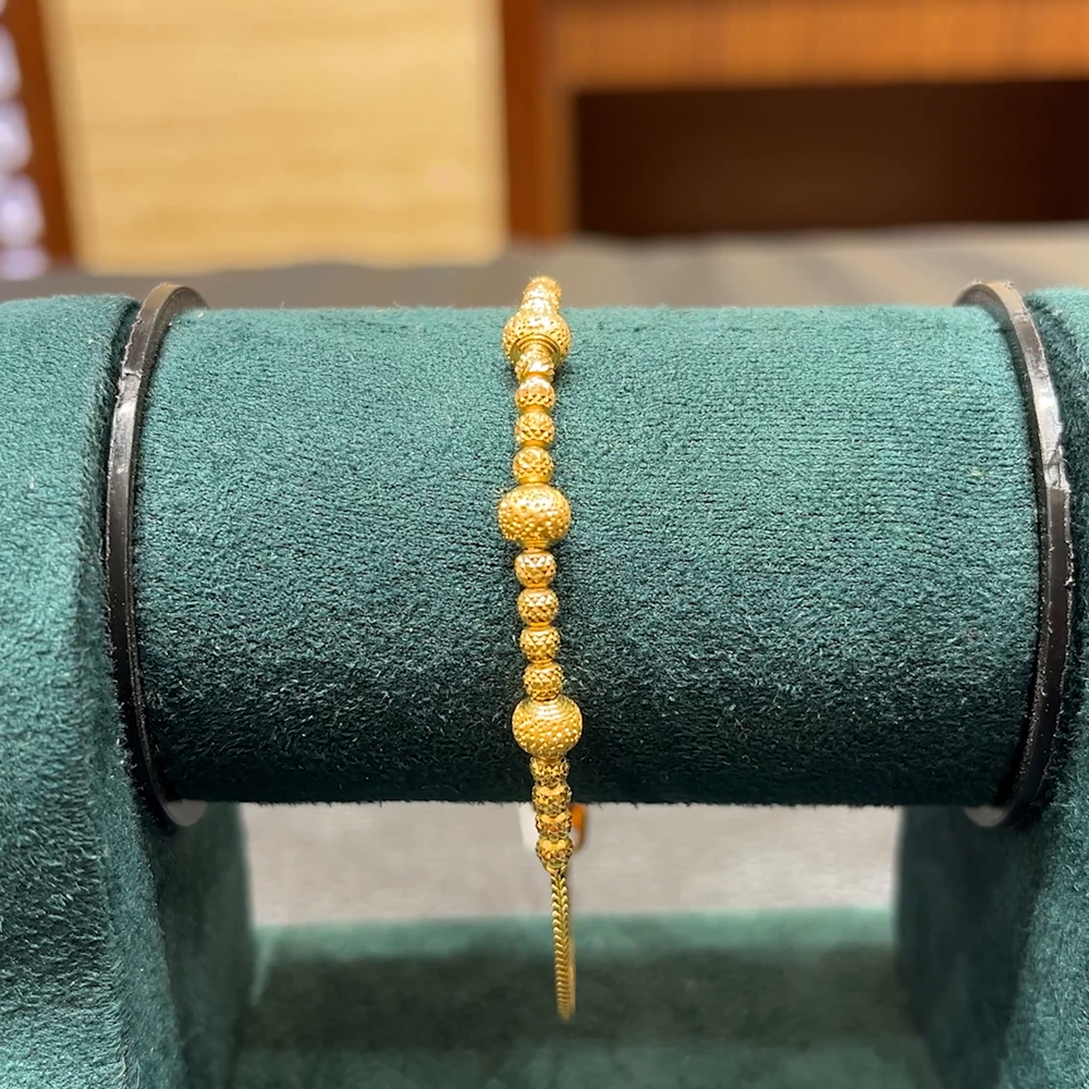 Chennai Shopping Mall 4.343gms Bracelets 22K Yellow Gold