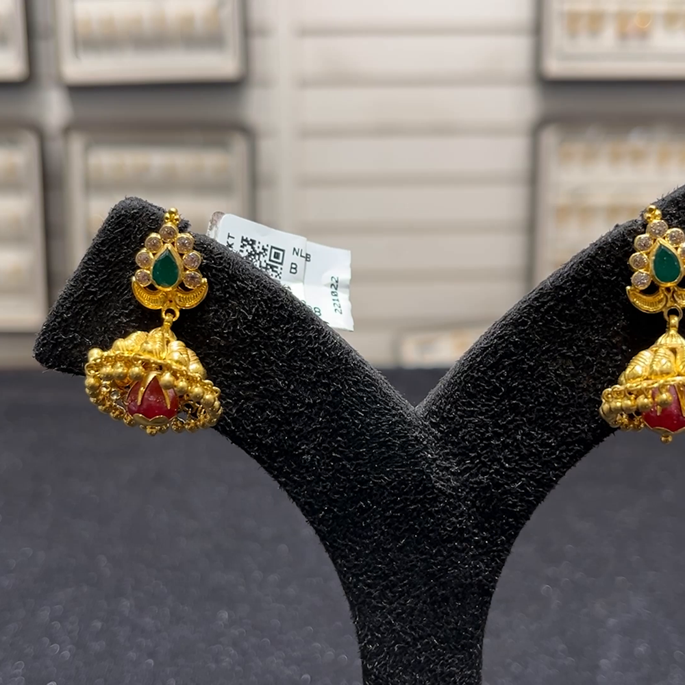 SOUTH INDIA 8.196gms EARRINGS 22K Yellow Gold