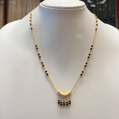 CMR 6.688gms SHORT BLACK BEADS 22K Nakshi