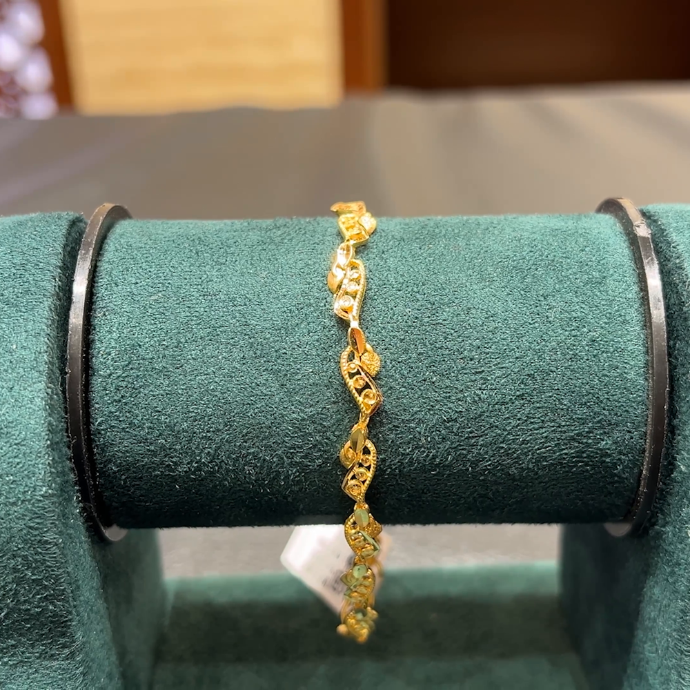 Chennai Shopping Mall 6.266gms Bracelets 22K Yellow Gold