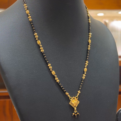 Chennai Shopping Mall 7.68gms SHORT BLACK BEADS 22K Yellow Gold