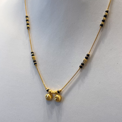 CMR 6.08gms SHORT BLACK BEADS 22K Nakshi