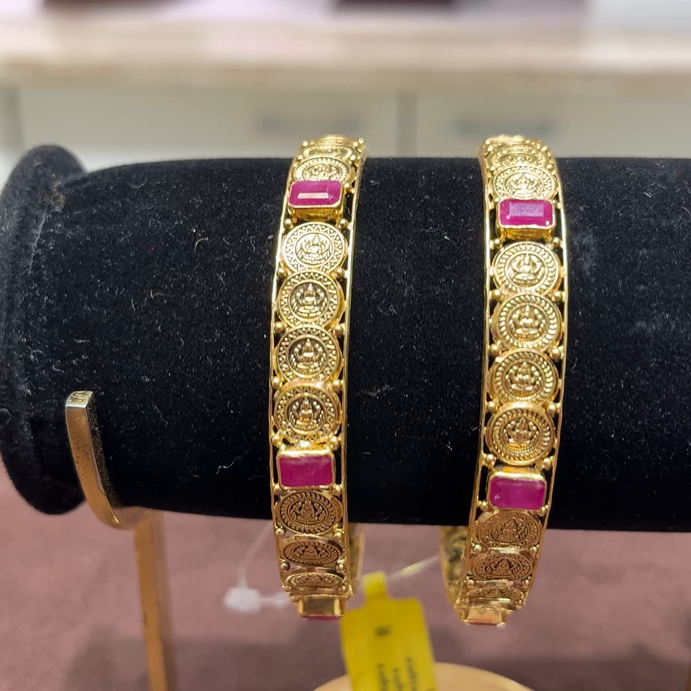 SwarnaKanchi 19.542gms BANGLES 22K Yellow Gold