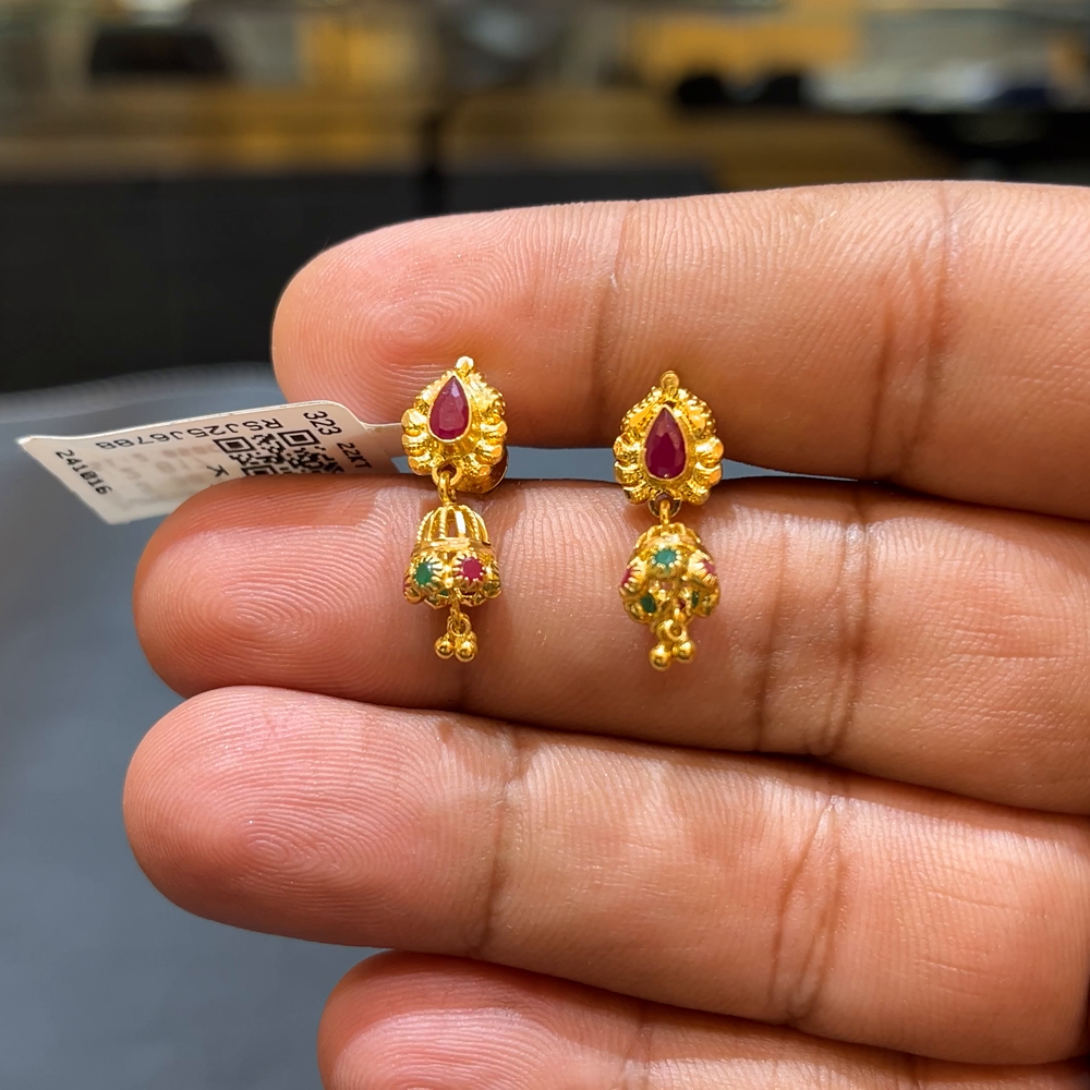 SOUTH INDIA 2.817gms EARRINGS 22K Yellow Gold