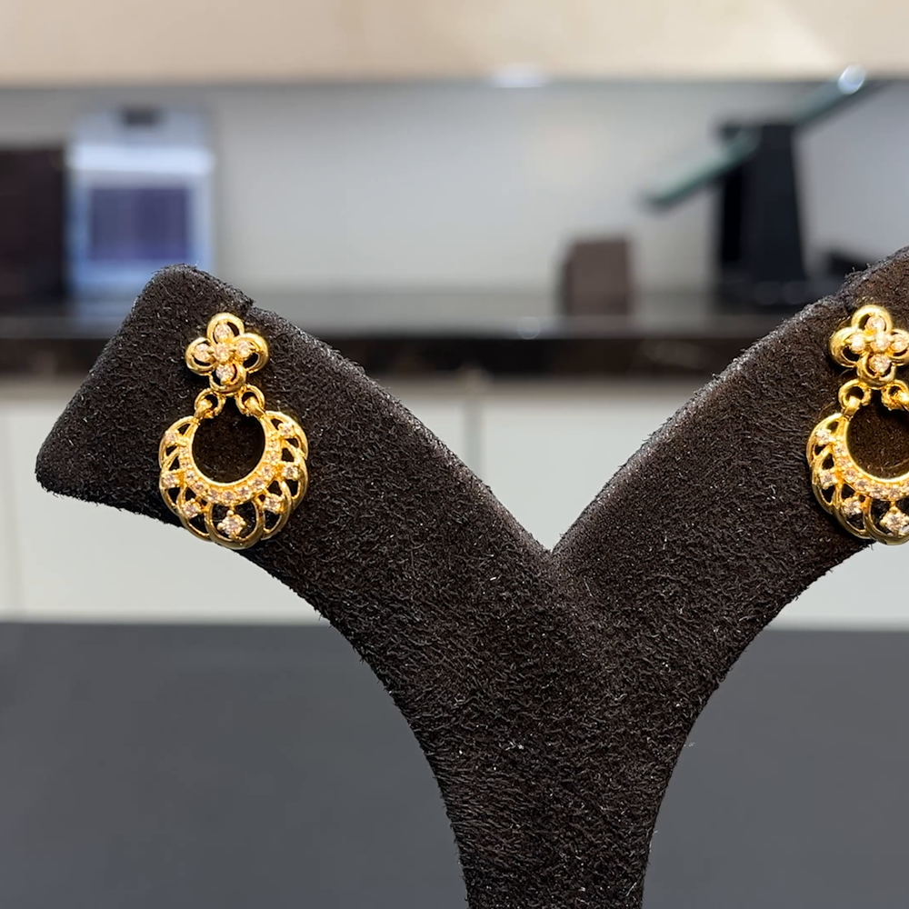 MUKUNDA JEWELLERS 6.31gms EARRINGS 22K Yellow Gold