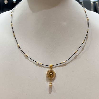 RS BROTHERS 4.066gms SHORT BLACK BEADS 22K Yellow Gold