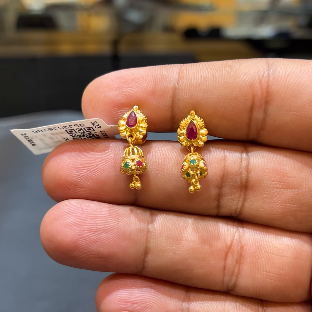 SOUTH INDIA 2.817gms EARRINGS 22K Yellow Gold