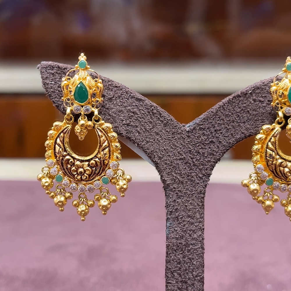 MUKUNDA JEWELLERS 8.46gms EARRINGS 22K Antique