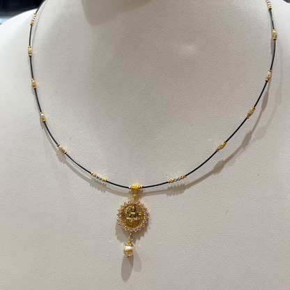 RS BROTHERS 4.066gms SHORT BLACK BEADS 22K Yellow Gold