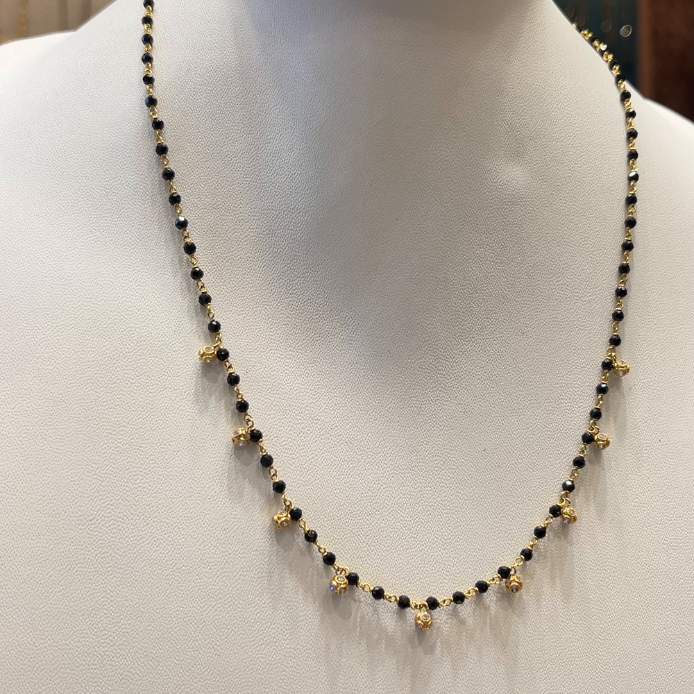 CMR 5.981gms SHORT BLACK BEADS 22K Nakshi