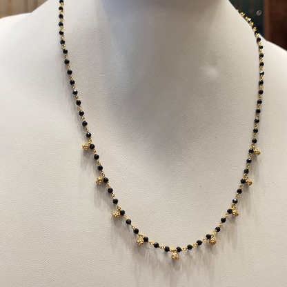 CMR 5.981gms SHORT BLACK BEADS 22K Nakshi