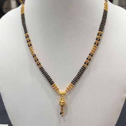 RS BROTHERS 11.88gms SHORT BLACK BEADS 22K Yellow Gold