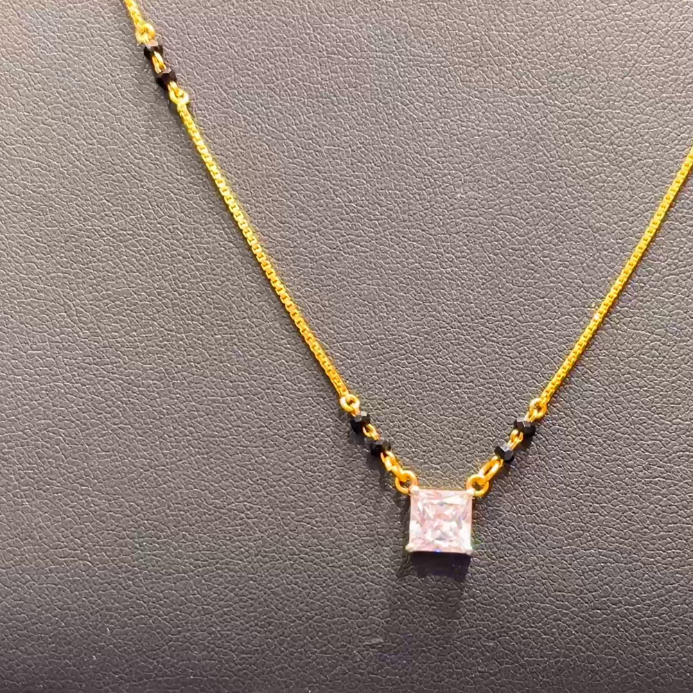 SOUTH INDIA 3.768gms SHORT BLACK BEADS 22K Yellow Gold