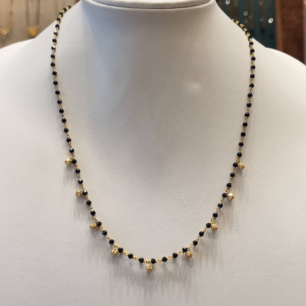 CMR 5.981gms SHORT BLACK BEADS 22K Nakshi